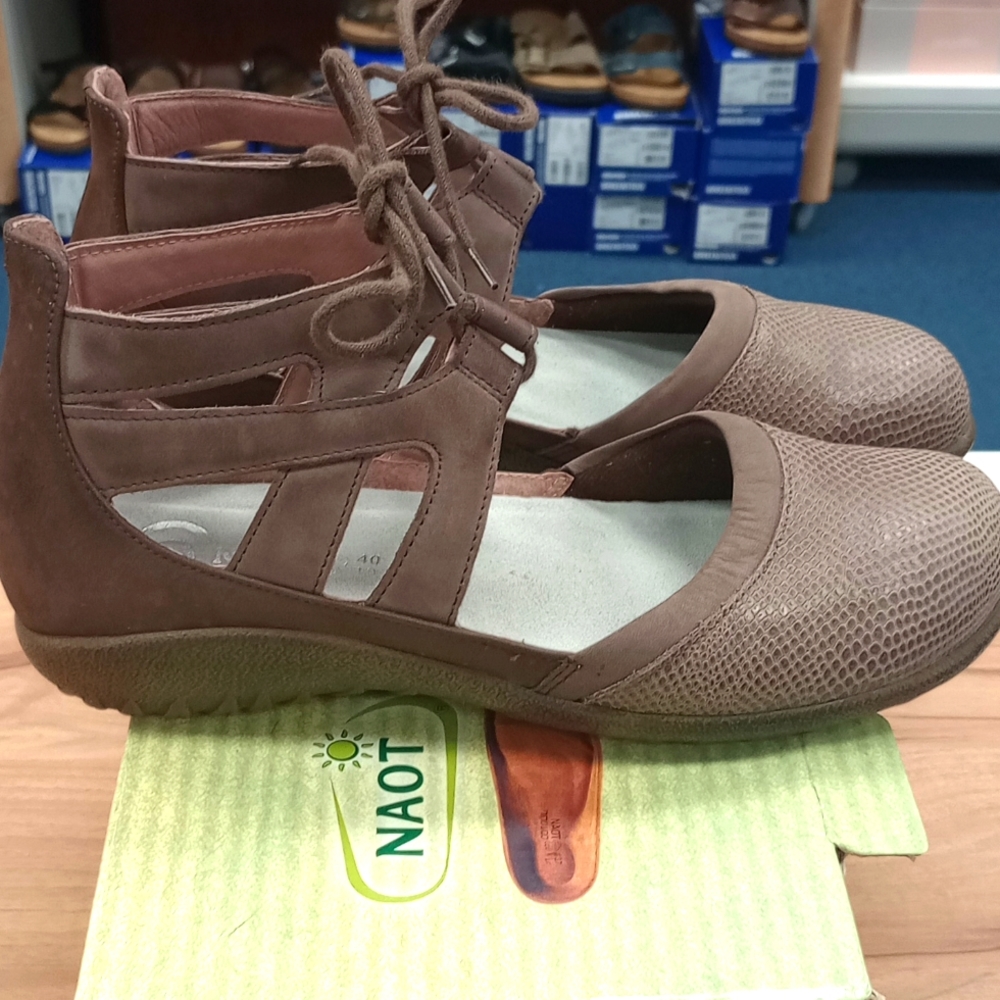 Naot KATA size 40